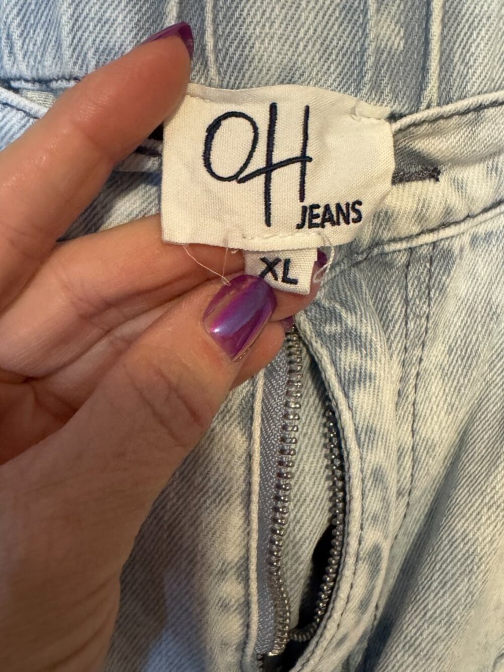 Oli & Hali - Mineral Wash Wide Leg Jeans with Star Patchwork Detail - Light Wash - Picture 4 of 10